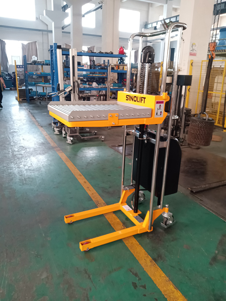 20240508非标定制-滚筒平台升高车-出货图-(1).jpg